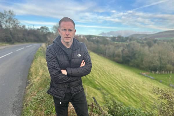 Sinn Féin’s Chris Hazzard MP is asking for immediate action to address growing safety concerns regarding a dangerous roadside verge in Hilltown.