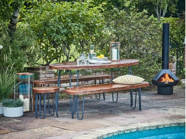 Al fresco dining can be a delight during the summer