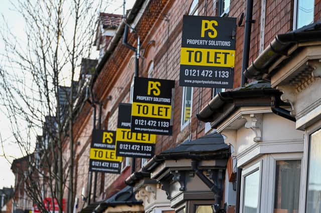 Typical tenant’s monthly expenditure on living expenses and bills is £965 per month.