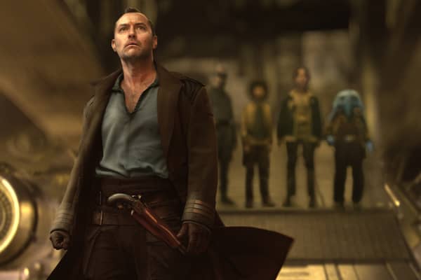 Jude Law in Star Wars: Skeleton Crew. Photo: Matt Kennedy/Lucasfilm Ltd.