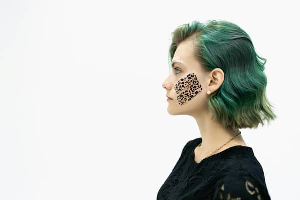 Face taping can temporarily smoothing skin and visibly reduce fine lines.