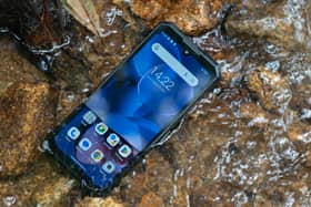 The Doogee S200 has amazing waterproofing and shock-proofing capabilities