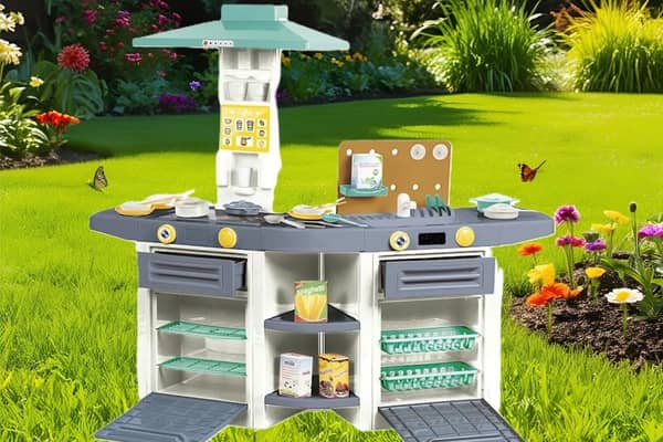 The Dolu play kitchen is durable enough to be used in the garden 