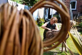 Helena Mellenchip, willow sculptor