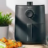 Compact air fryers take up very little space in the kitchen - but they don't usually come this cheap! 