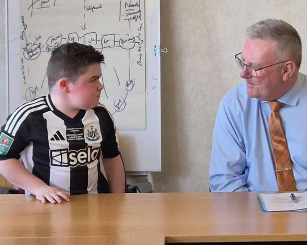 Alfie Pentony (12) from Newry meets Health Minister Mike Nesbitt.