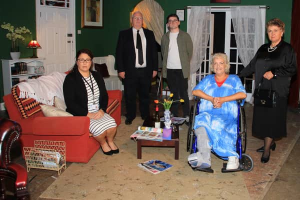 Lislea Dramatic Players on stage in their production of Dead Guilty by Richard Harris l-r Leeza Doherty as Anne Bennett, Jerome Burns as The Coroner, Donal Morgan as Gary, Deirdre Coulter as Julia Darrow and Anne Garvey as Margaret Haddrell. INNR1005