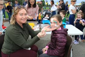 Katie Connolly volunteered all day as a face painter and looking at how lovely Ailing Gilmore is looking we're not surprised she was kept busy! INNR1940