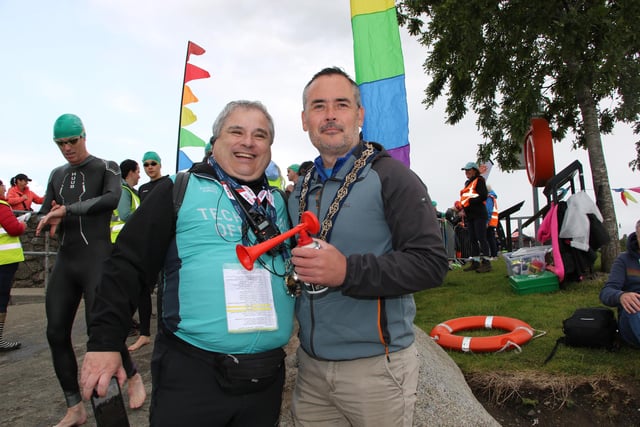 Mario, Triathlon Ireland Technical delegate, with newly elected Chairperson Newry, Mourne and Down Council, Councillor Philip Campbell ready to start Wave 1 swimmers.