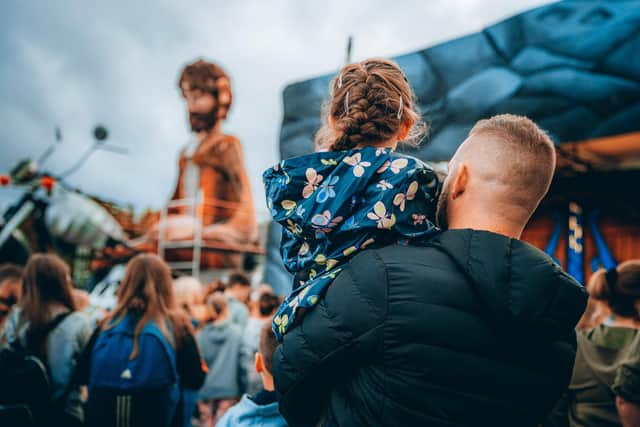 Festival goers can meet and follow Fionn, Wee Binnian and Carley as they lead The Giant Parade through Warrenpoint town.