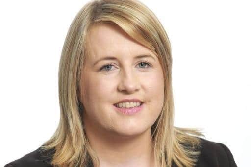 Cllr Oonagh Hanlon (SF).