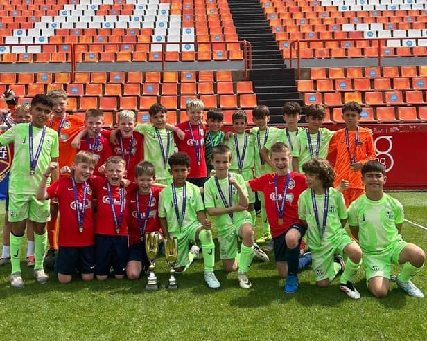 The 2015 squad with Barcelona